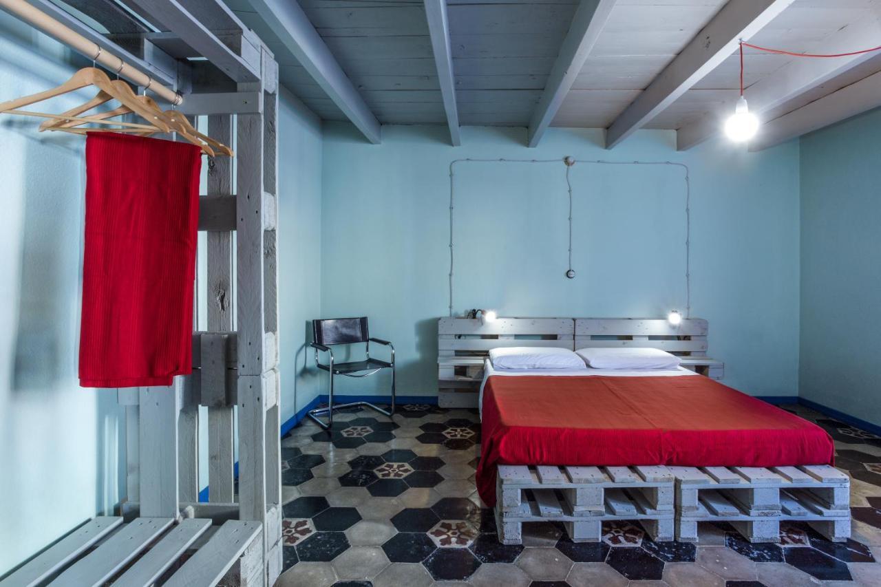 Ventanas Bed and Breakfast Villamassargia Rum bild
